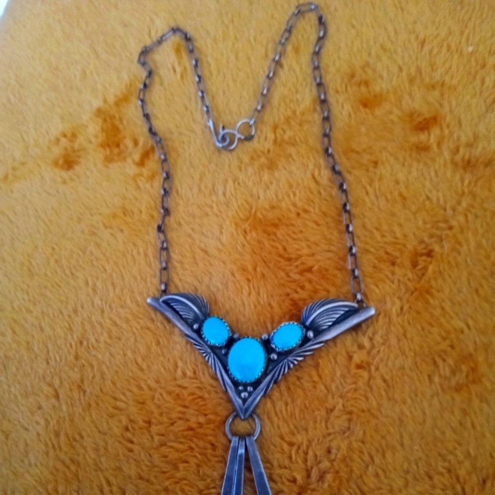 VINTAGE NECKLACE